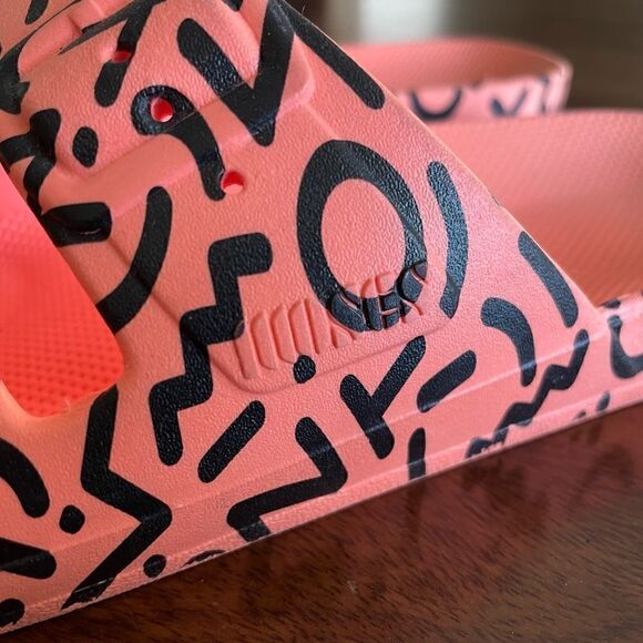 100% Vegan Sandal by Freedom Moses - Picture 3 of 4